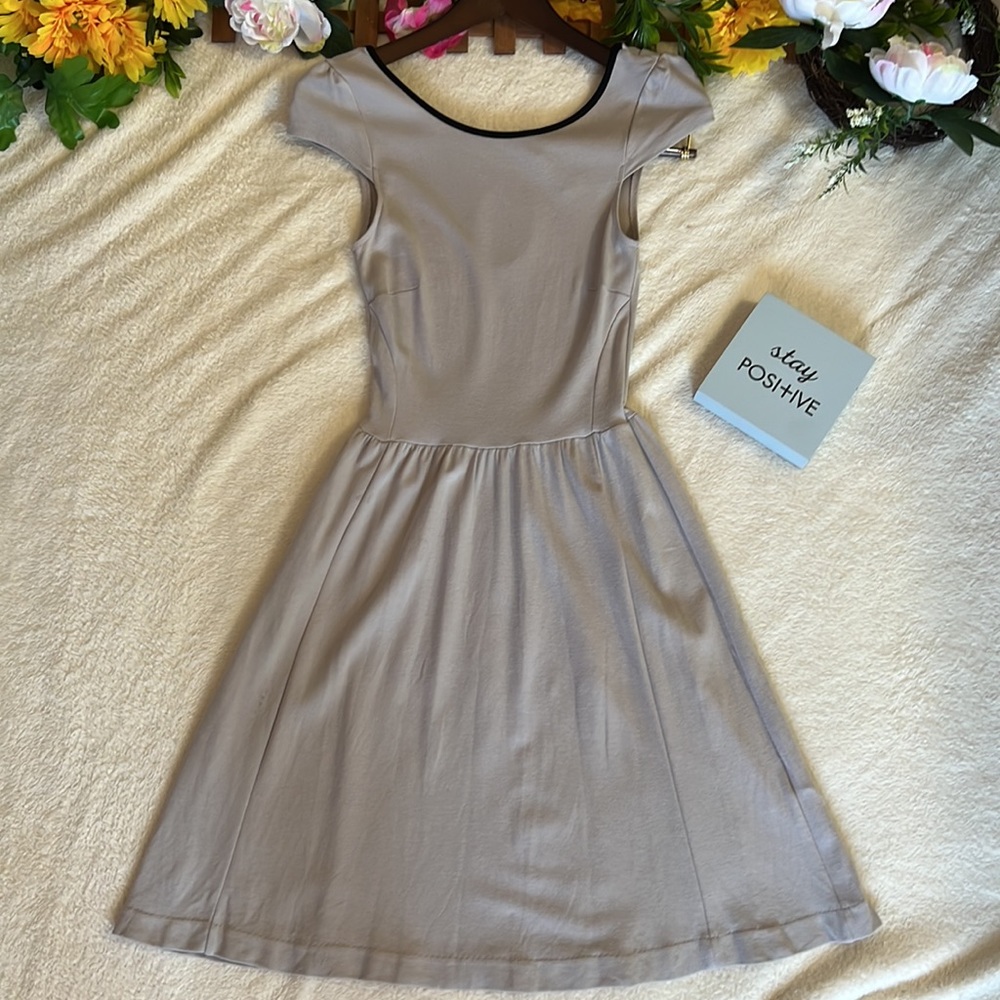 LAST PRICE H&M Cream Brown muscle sleeves fit and flare below knee dress size XS - Picture 7 of 12